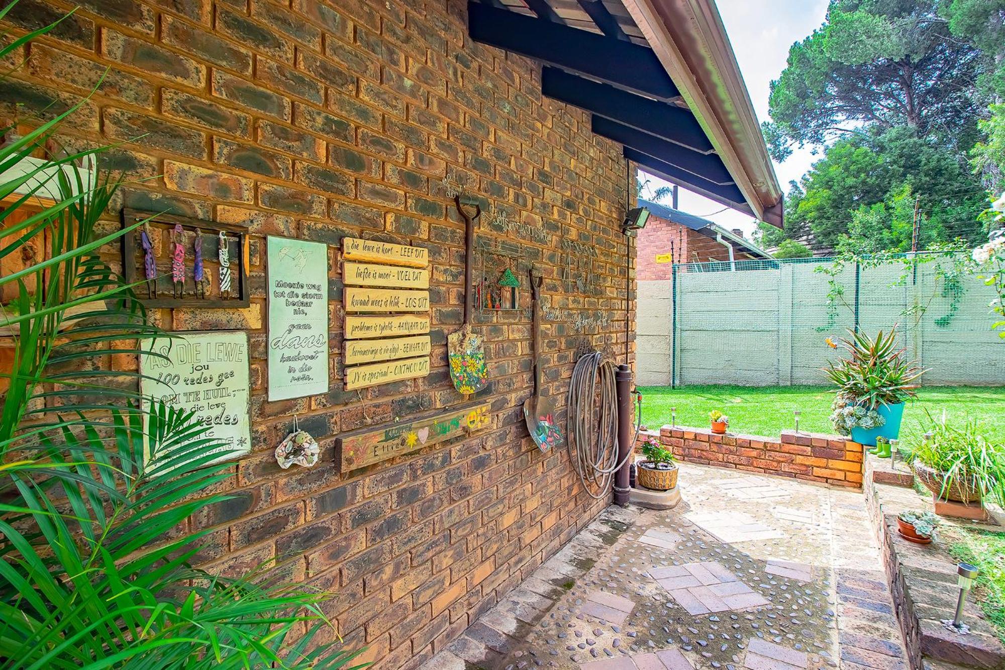 Leozet Self Catering Apartment Pretoria-Noord エクステリア 写真