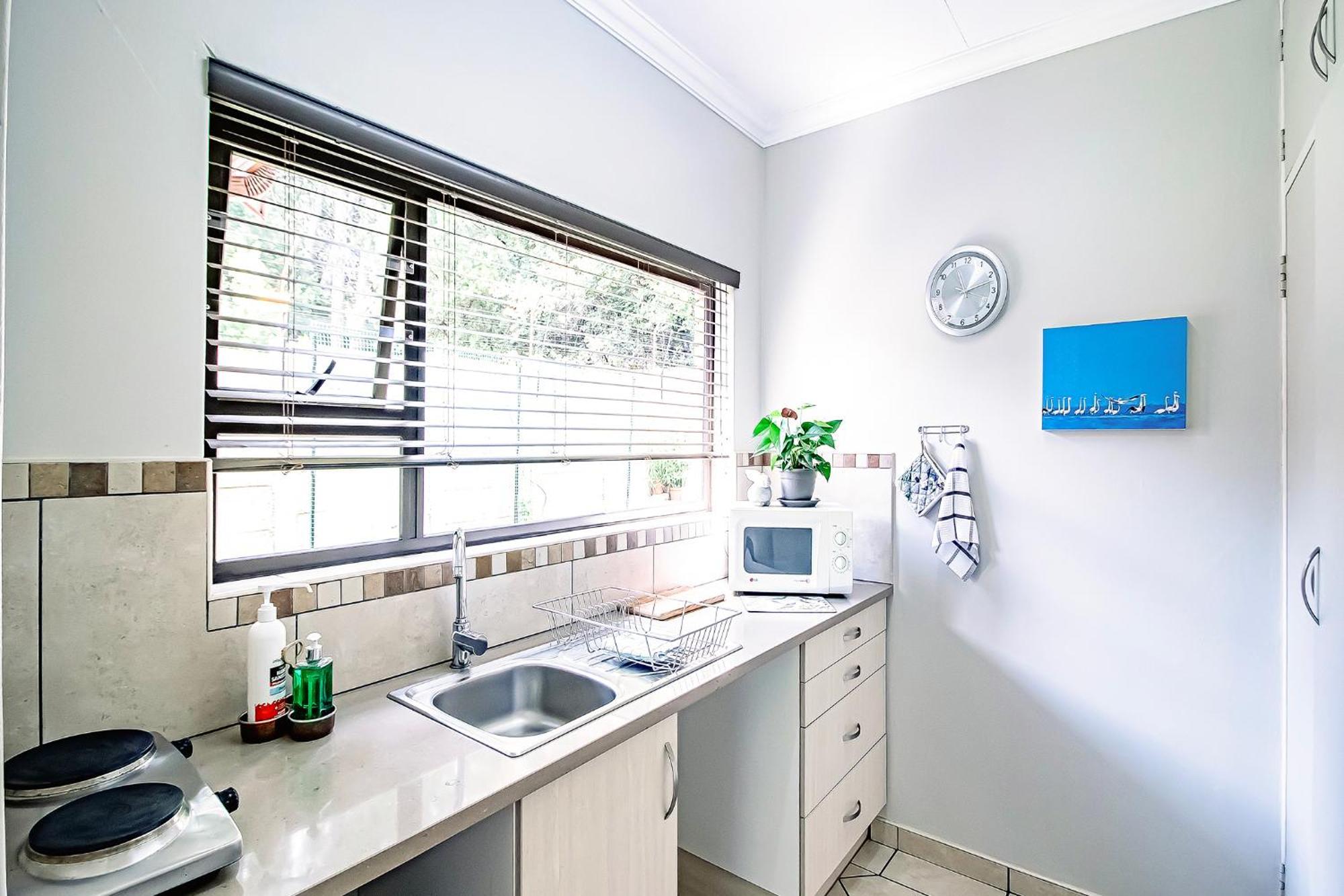 Leozet Self Catering Apartment Pretoria-Noord エクステリア 写真
