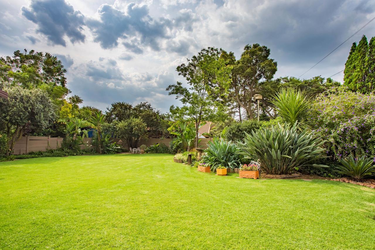 Leozet Self Catering Apartment Pretoria-Noord エクステリア 写真
